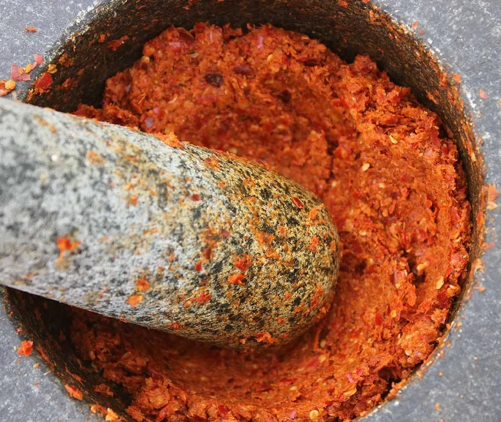 Homemade Thai red curry paste — the right way