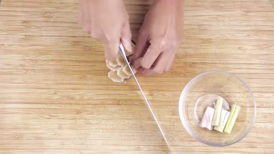 Slice the galangal